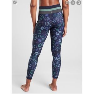 Athleta Elation Abstract 7/8 Tight- PERFECT cond.
